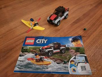 lego city macchina e canoa 60240