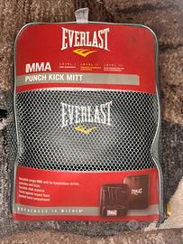 Colpitore Everlast mma e colpitore RKA