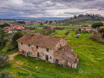 Rustico in periferia della città