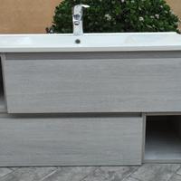 Mobile bagno con specchio e luce LED