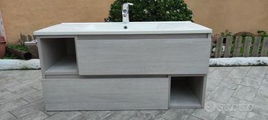 Mobile bagno con specchio e luce LED
