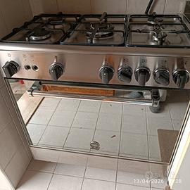 Cucina in acciaio inox 5 fuochi la Germania