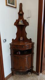 Angoliera in legno stile classico