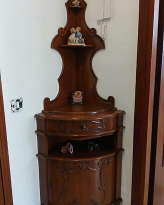 Angoliera in legno stile classico