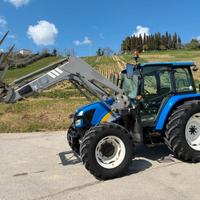 New Holland T5060 con caricatore frontale MX