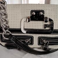 BORSA GUESS BIANCA E NERA DANNEGGIATA LEGGI BENE