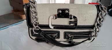 BORSA GUESS BIANCA E NERA DANNEGGIATA LEGGI BENE