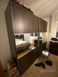 Armadio 2 Ante Scorrevoli in vetro e legno.