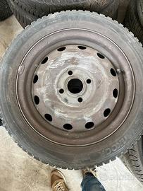 4 Pneumatici gomme invernali + cerchi 165/60 R14