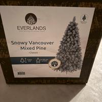 Albero di Natale con neve usato una volta