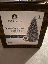 Albero di Natale con neve usato una volta