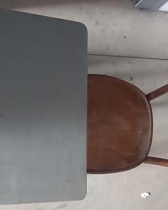 2 sedie e ban hetti scuola