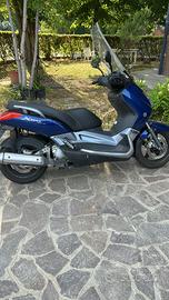 Yamaha x max 250