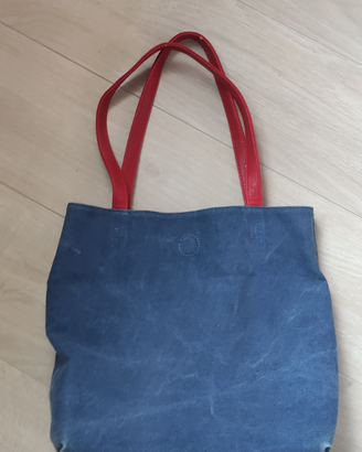 Borsa donna in jeans e maniglie rosse reversibile