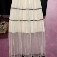 Gonna bianca e nera con trasparenze