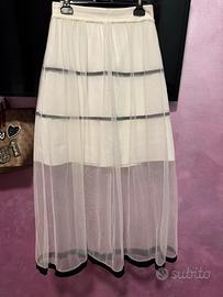 Gonna bianca e nera con trasparenze