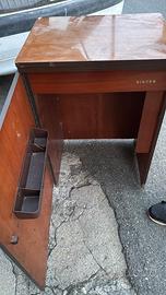 Mobile singer macchina cucire