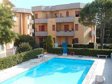 Da privato bilocale arredato in residence