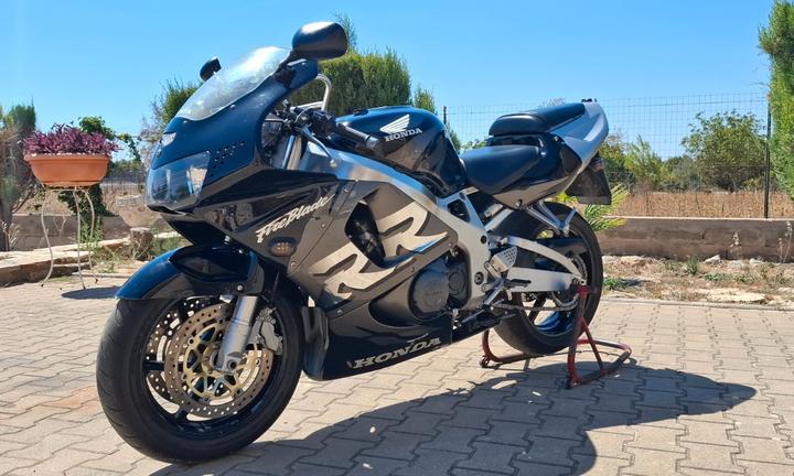 Honda CBR 900