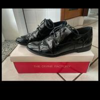 Mocassini Oxford in vernice nera con lacci  Nr.38.