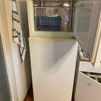 Frigorifero con freezer