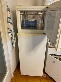 Frigorifero con freezer