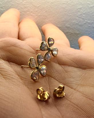 Orecchini Fiore in Oro 18 kt e Diamanti Naturali