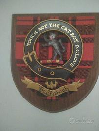 stendardo clan McIntosh in legno originale scozzes