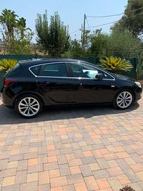 Opel Astra J cdti 110 cv cosmo 84.000km Originali