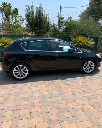 Opel Astra J cdti 110 cv cosmo 84.000km Originali