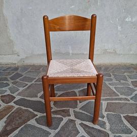 4 Sedie in legno (con seduta in paglia)