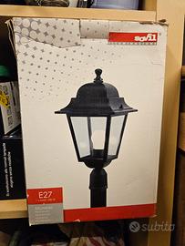 Lampada lanterna per paletto da giardino