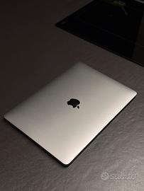 MacBook Pro 13’’ 256 gb + Apple Magic Mouse