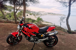 Ducati monster 696 plus