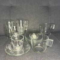 2 tazze, 9 tazzine e 6 piattini IKEA