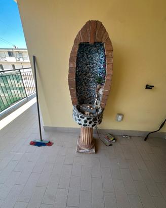 Fontana da giardino con pompa 200€