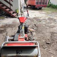 TRINCIASARMENTI TAGLIAERBA SEMOVENTE COME NUOVO
