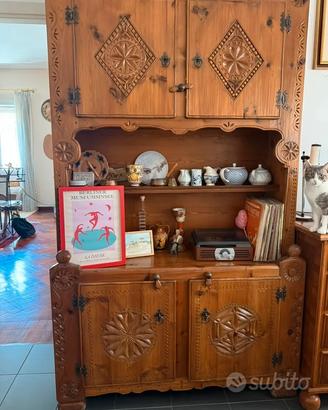 Credenza Tirolese