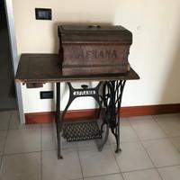 Macchina da cucire AFRANA