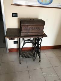 Macchina da cucire AFRANA