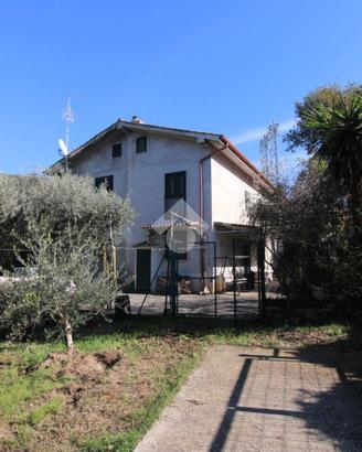 CASA SEMINDIPENDENTE A ROCCANTICA
