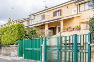 VILLA A SCHIERA A CERVETERI