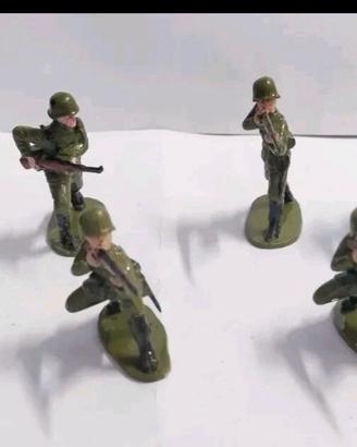 10 Soldatini Fanteria Tedesca WW II Cloni Airfix 1