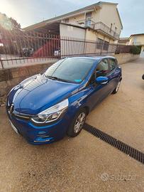 Clio 1.2 con pochissimi chilometri