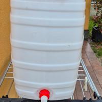 contenitore per acqua con rubinetto 