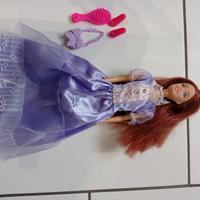 bambola tipo Barbie 