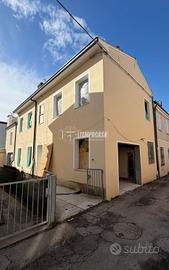 CASA NUOVA ABBINATA LIBERA SU DUE LATI CON GARAGE