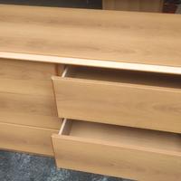 Cassettiera in legno chiaro a 6 cassetti