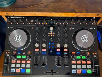 Consolle Dj Traktor S4 mk2 Native Instruments