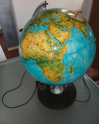 Mappamondo luminoso